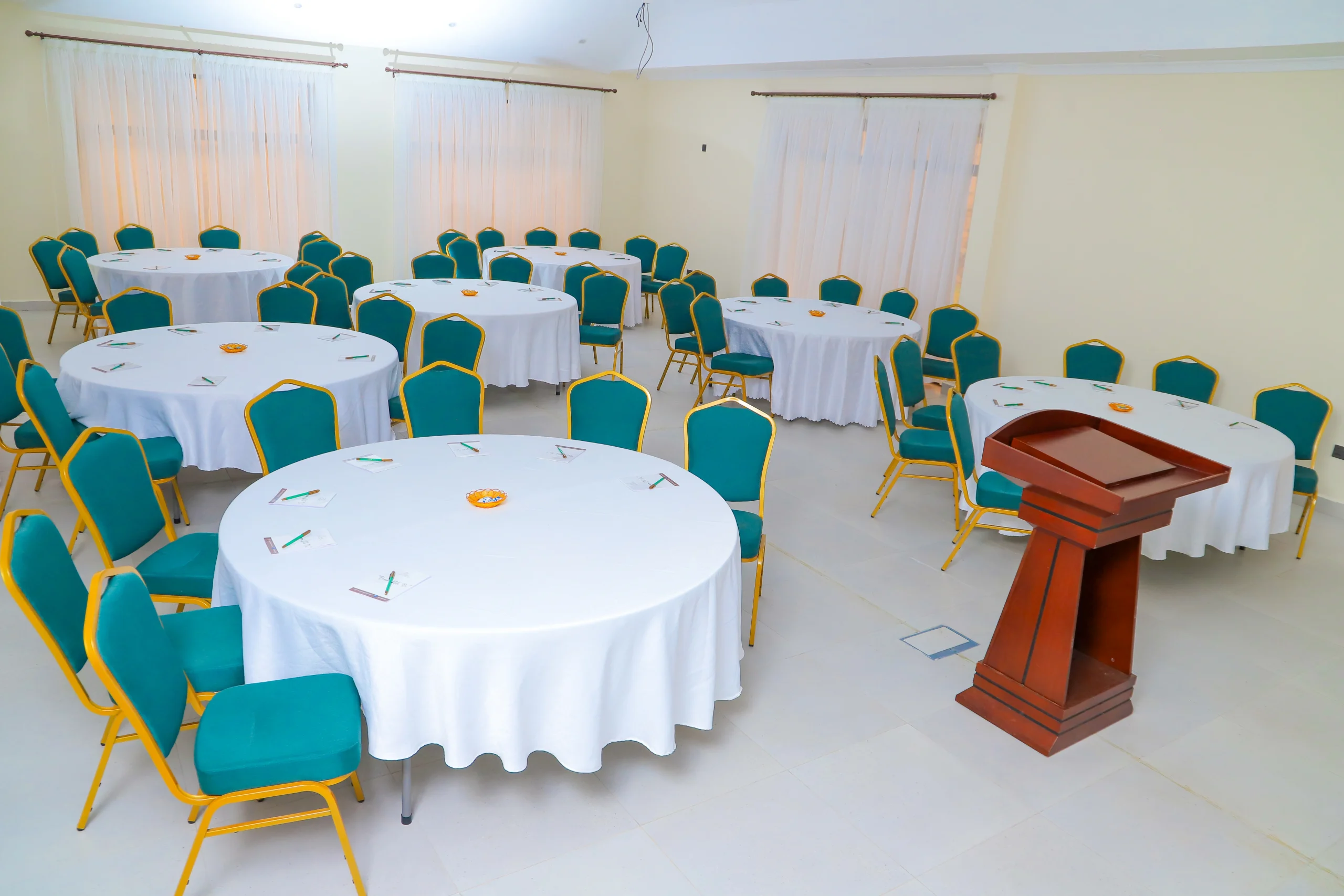 Dining arrangement for events